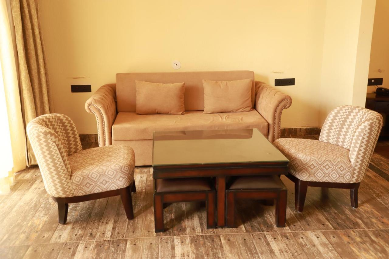 The Pench International Hotel Khawāsa Eksteriør billede